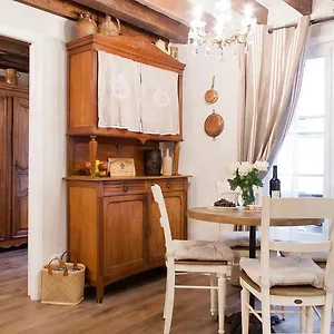 Le Merlot Du Marais Apartment
